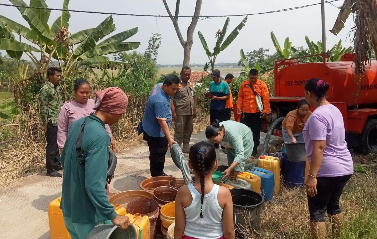 Kekeringan di Kabupaten Bekasi Meluas ke 12 Kecamatan, Pemkab Salurkan Air Bersih